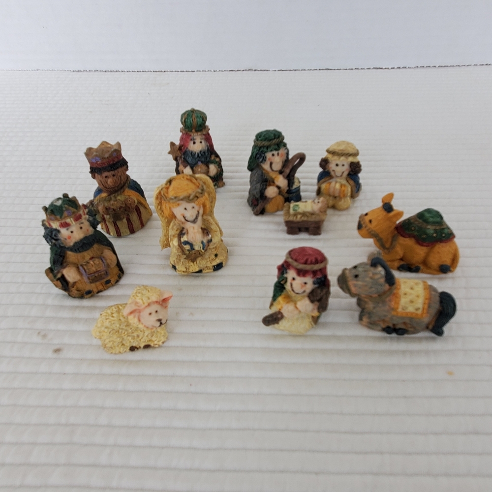 Nativity Manger Set Christmas Vintage Santa Snowman Jesus Mary Joseph Wisemen